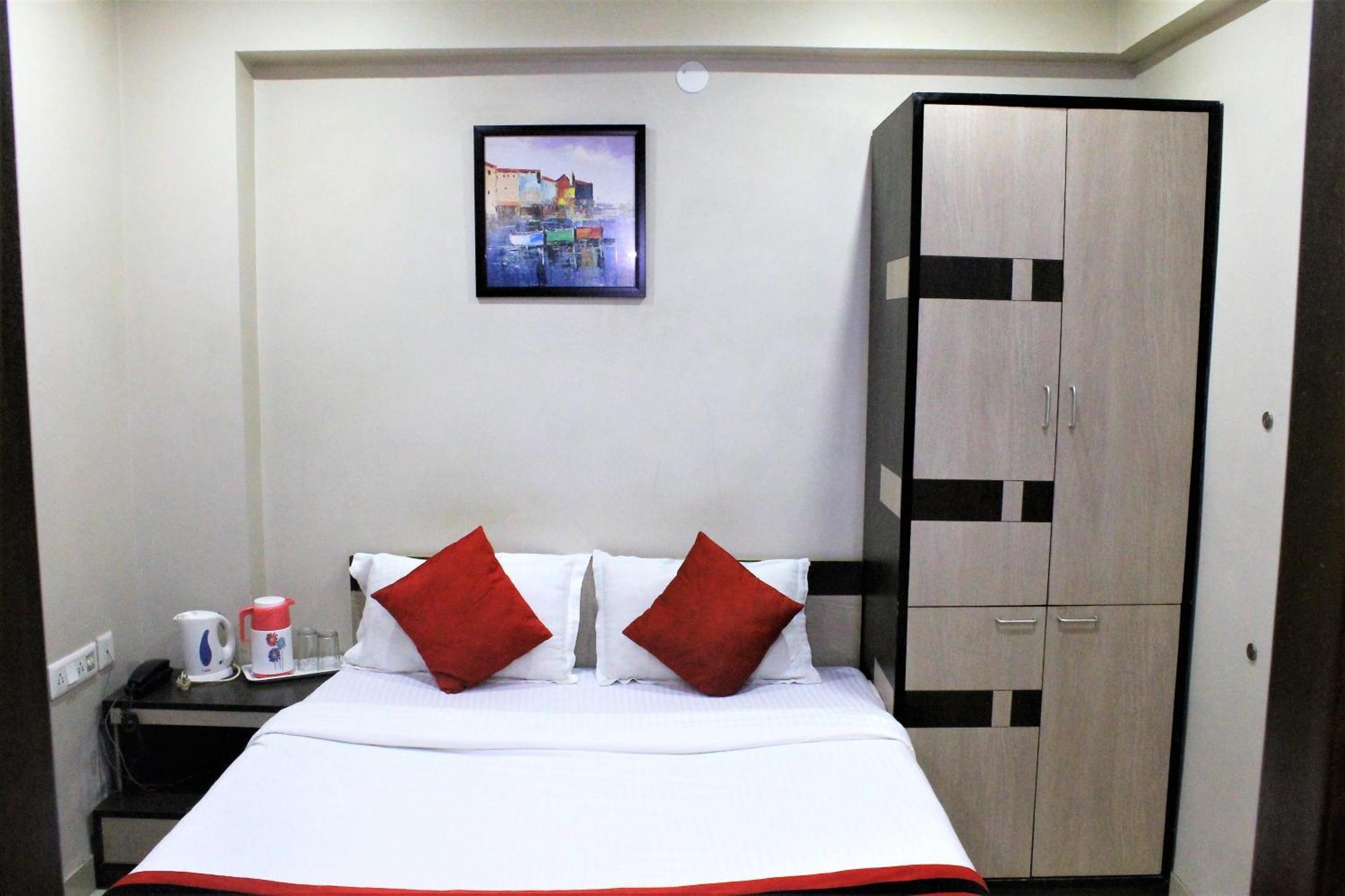 Reliable Inn Kolkata Eksteriør bilde